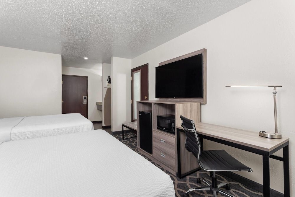 Room, 2 Queen Beds, Non Smoking