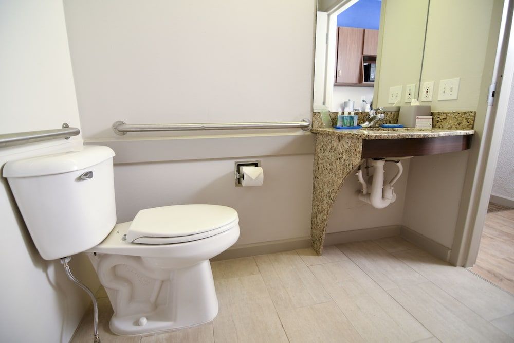 Standard Room, 2 Queen Beds, Accessible (Comms Accessible. Roll-In Shower)