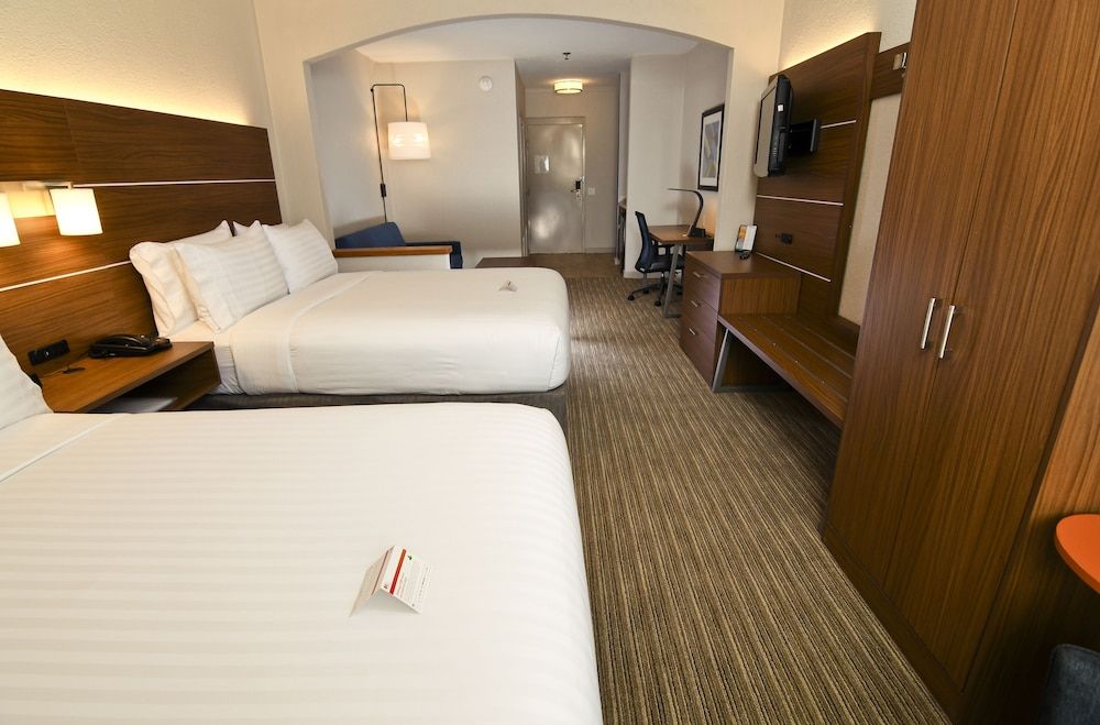 Suite, 2 Queen Beds (Feature)