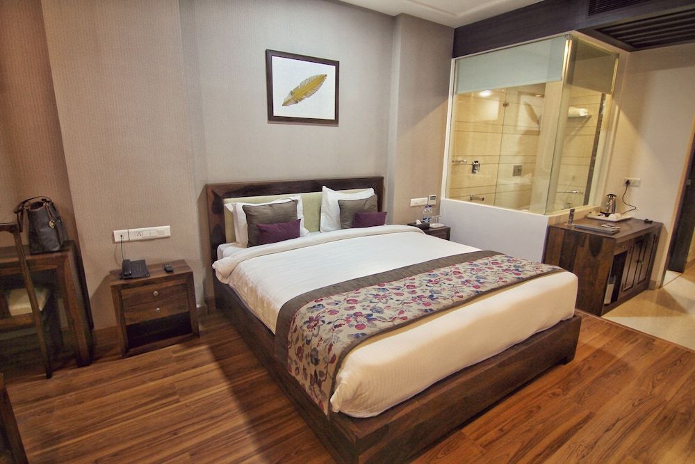 Deluxe Room with King Bed