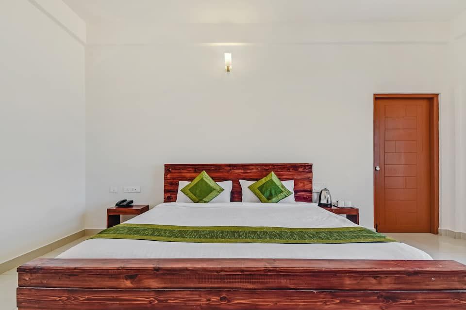 Treebo Vrindavan, 3 Km From Madikeri Fort Standard Double Room