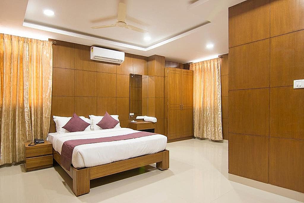 Deluxe Room AC