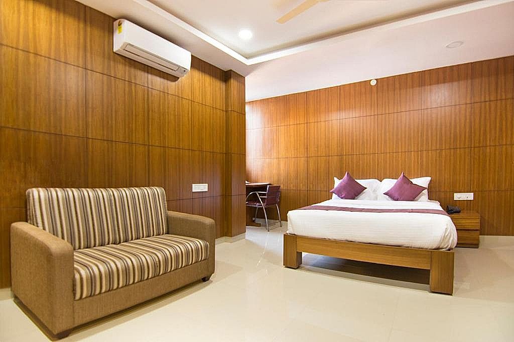 Deluxe Room AC
