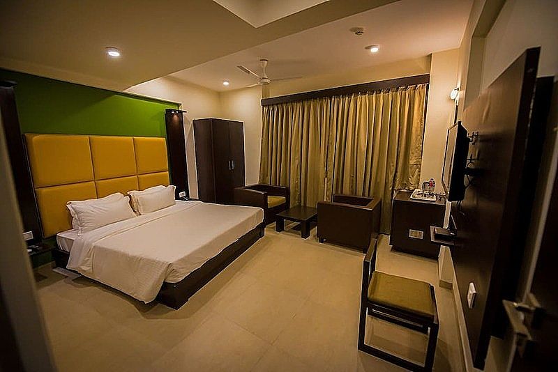 SinQ Edge Deluxe A/c room 3