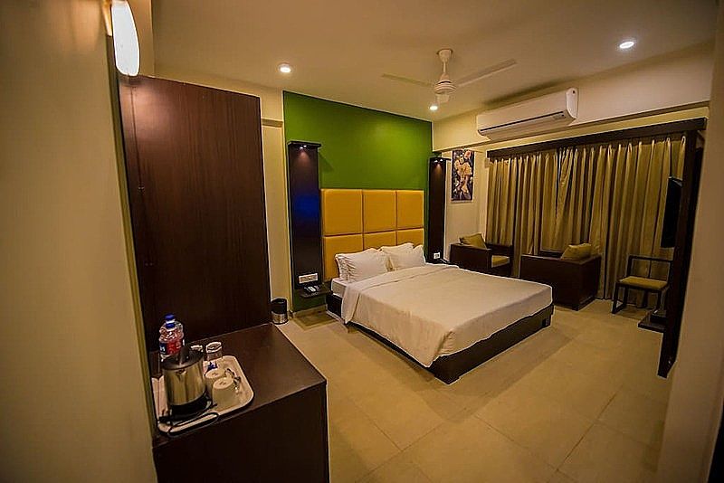 SinQ Edge Deluxe A/c room 2