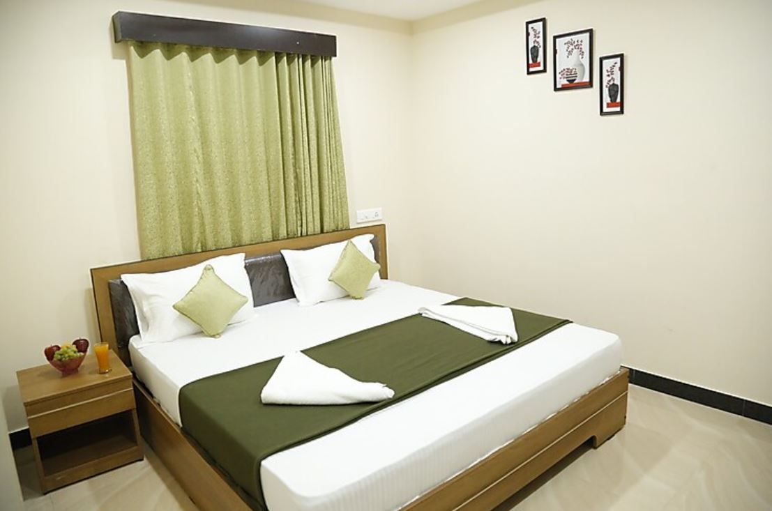 Hotel Amirtham Inn Deluxe Double Room-AC