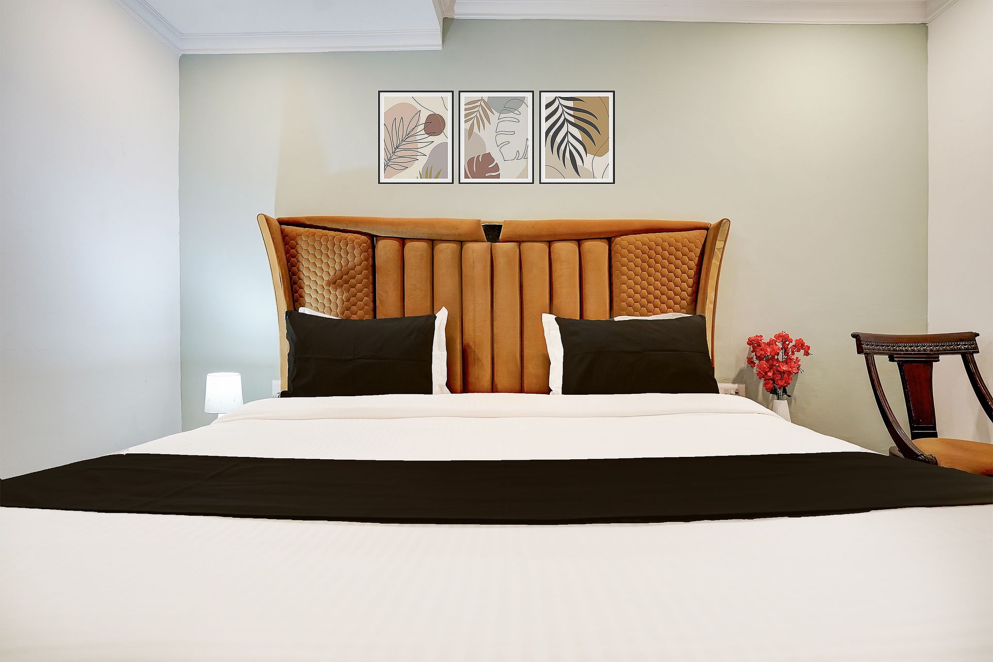 Collection O NH-8 Mahipalpur Classic 10