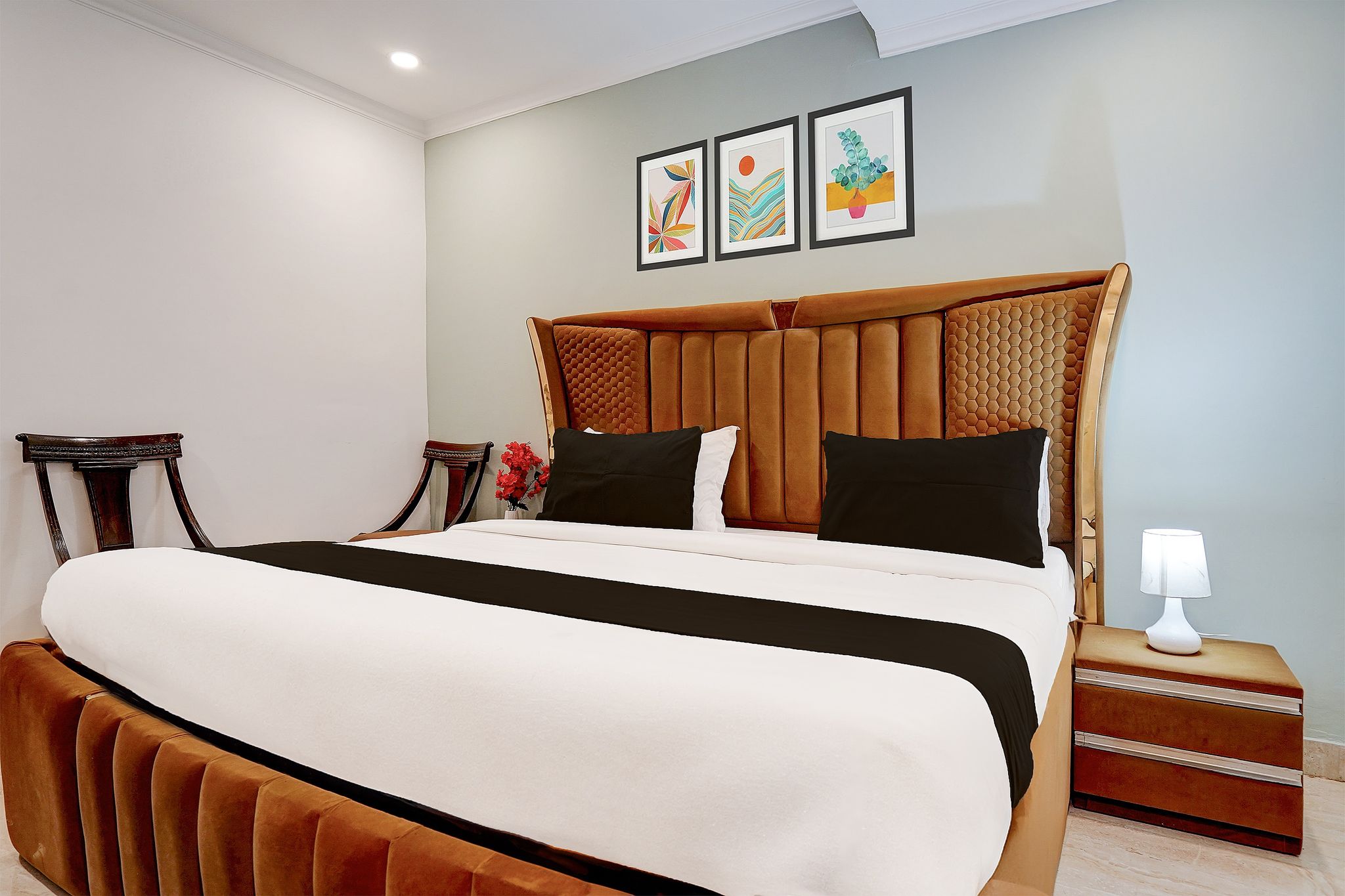 Collection O NH-8 Mahipalpur Classic 4