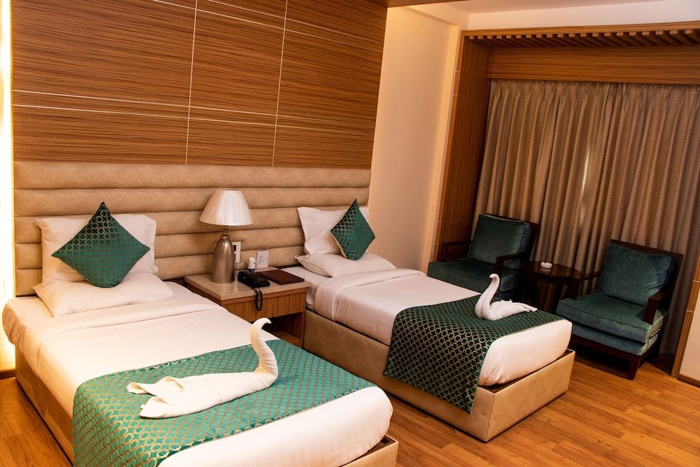 Hotel Landmark Deluxe Balcony Room ( With Pool Access) 2