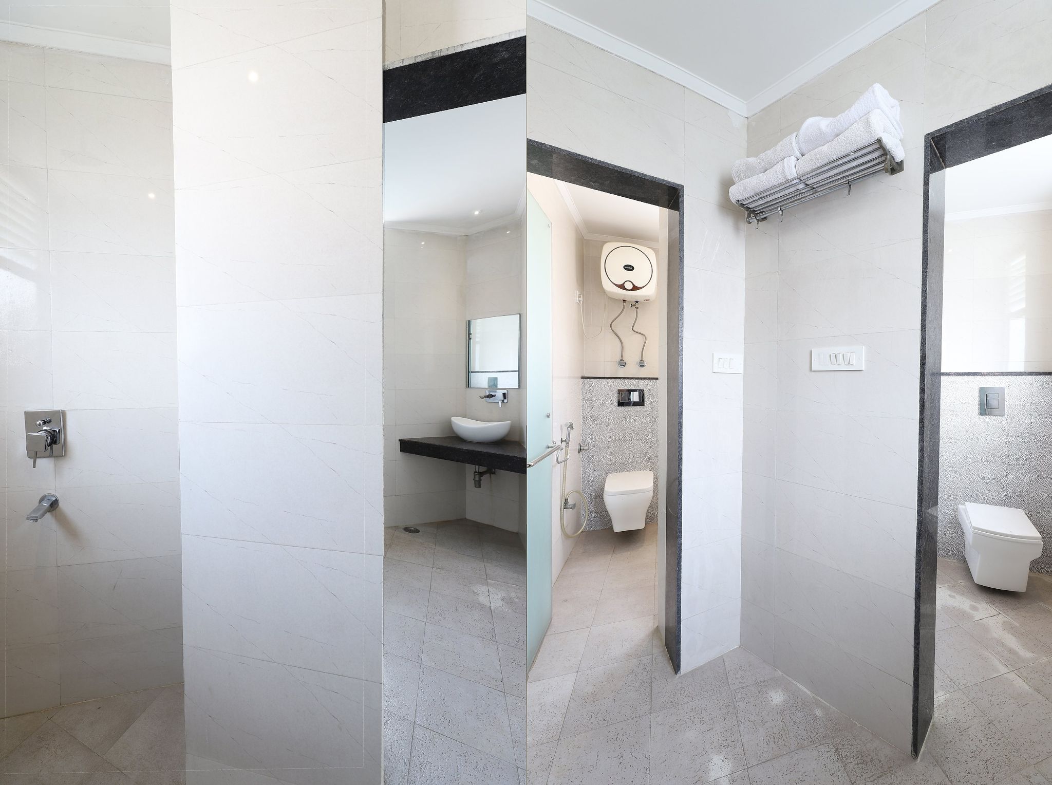 Hotel Aero Star Near Delhi Airport Deluxe Room 8