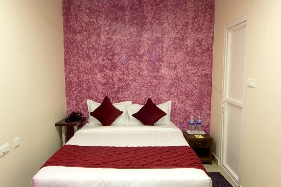 Serenity Sunrise Beach Resort Deluxe AC Room 4