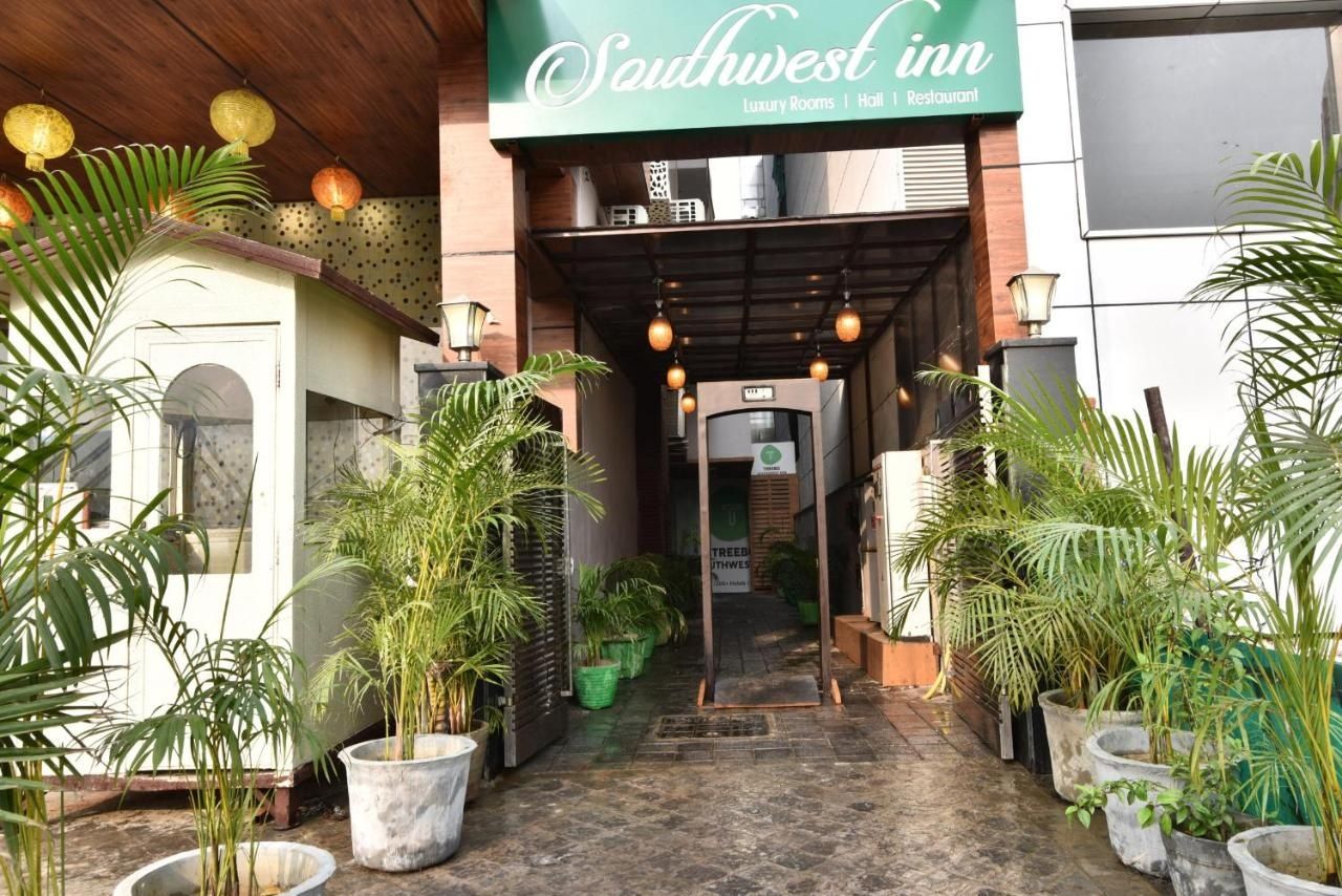 undefined Southwest Inn 2