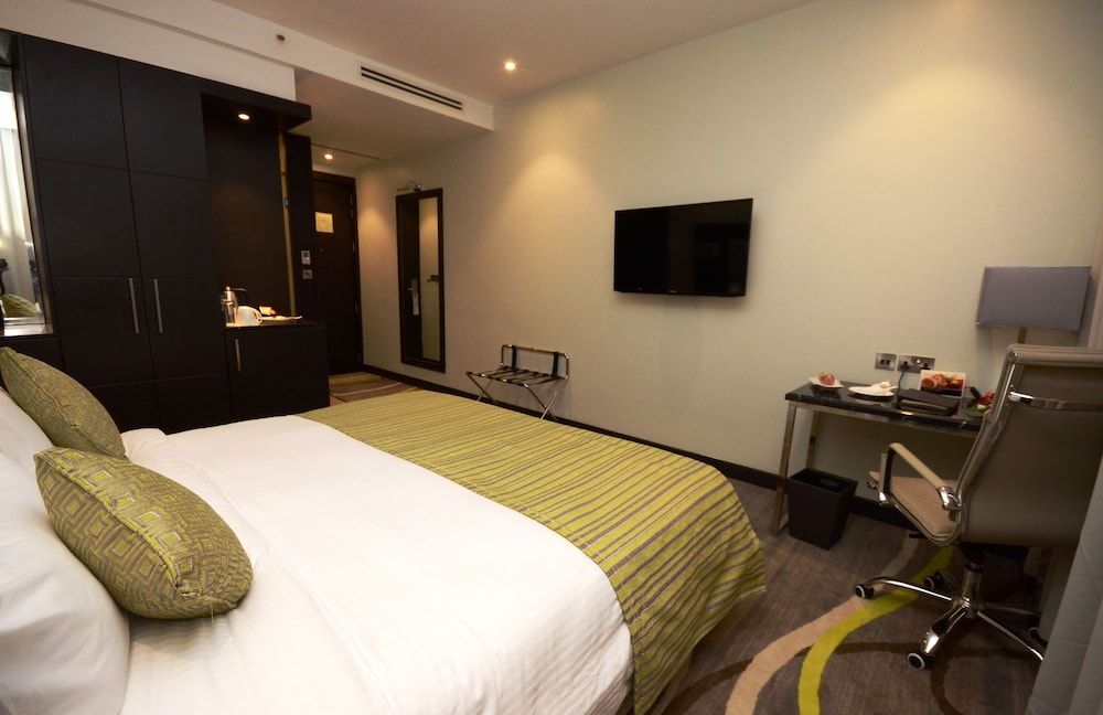 Standard Room, 1 Queen Bed