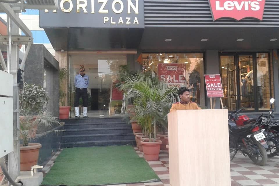 undefined Hotel Horizon Plaza 7