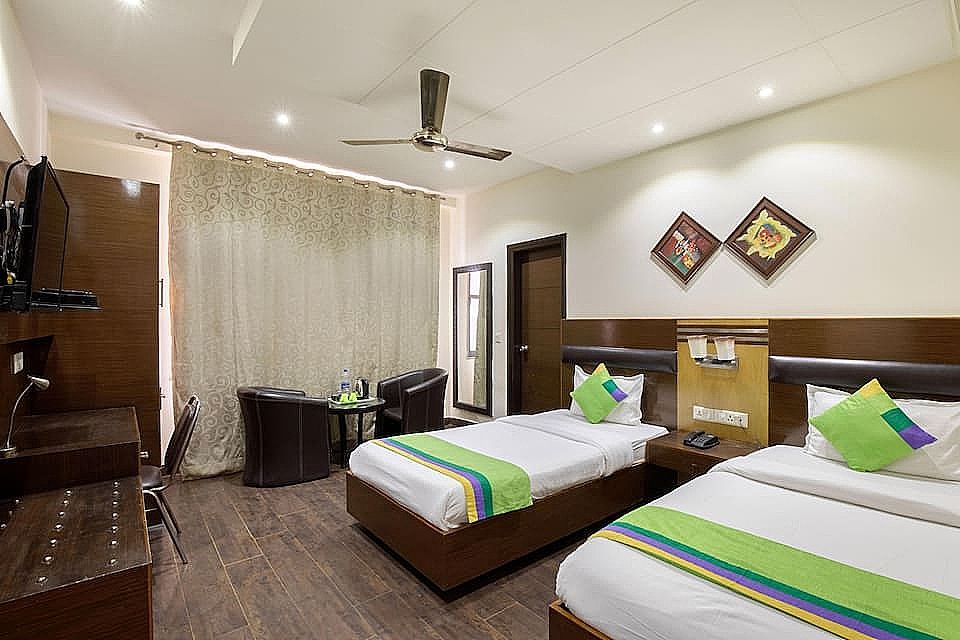 Treebo White Castle, Gurgaon Standard Double Room 4