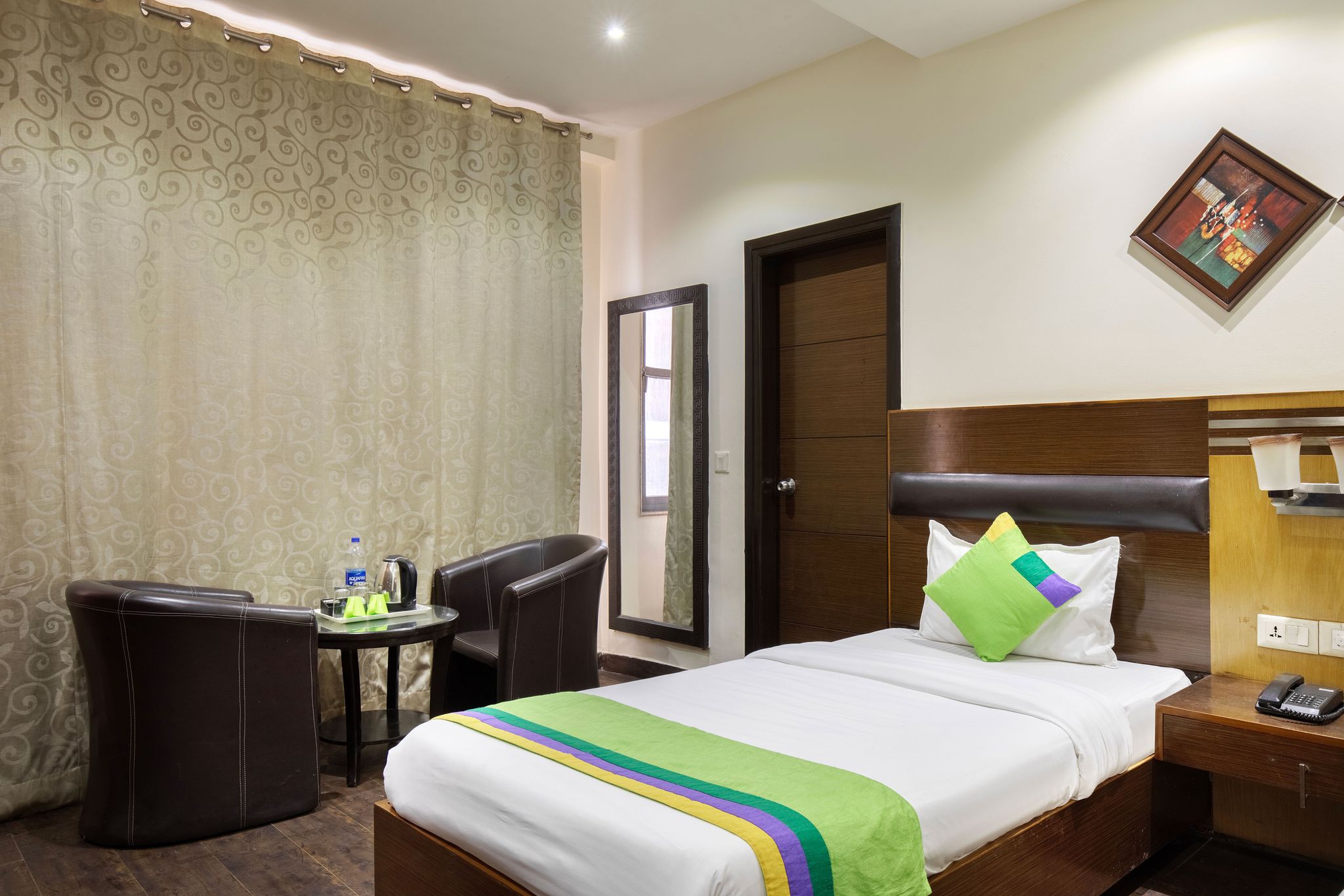 Treebo White Castle, Gurgaon Standard Double Room 3