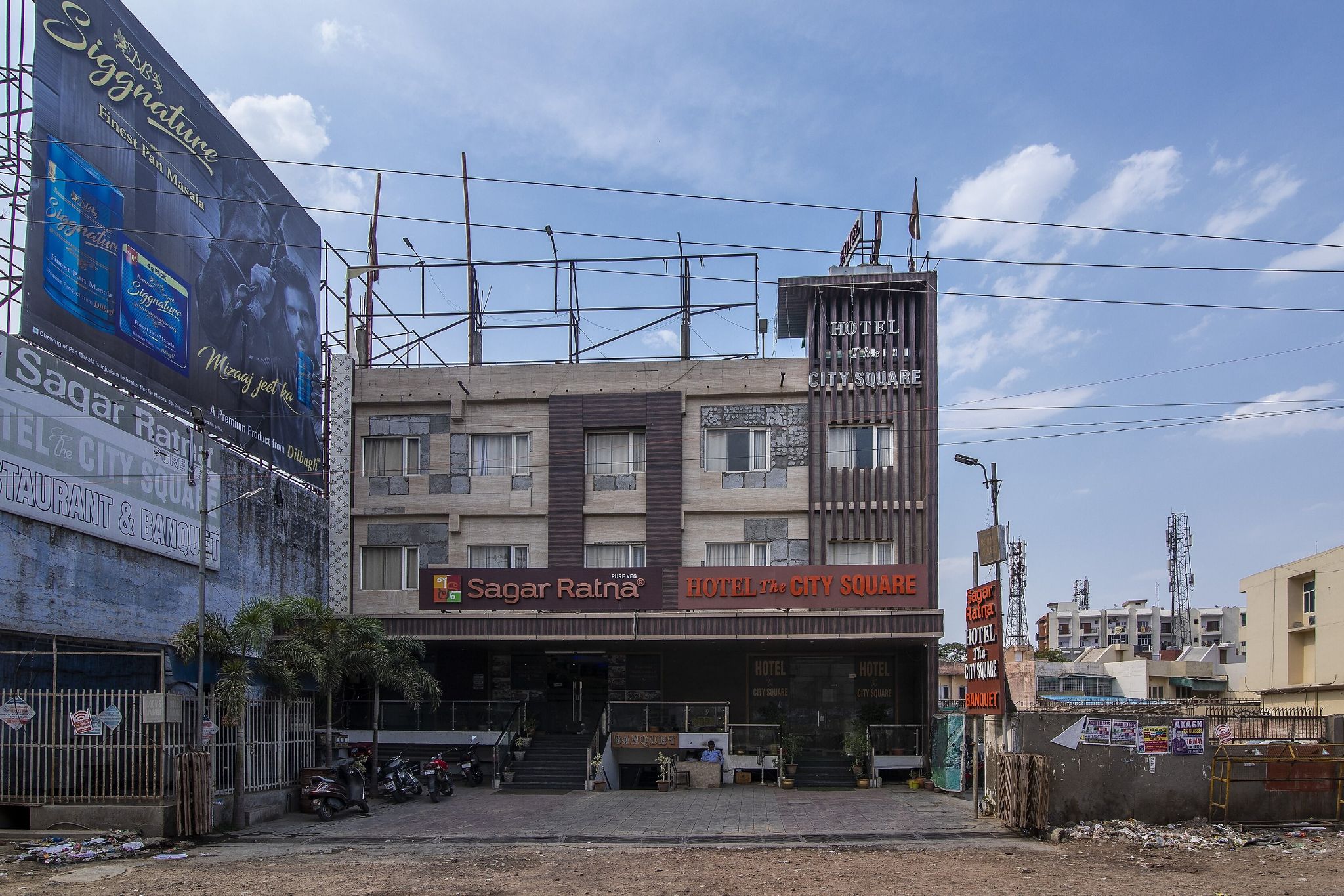 undefined Hotel the City Square 8
