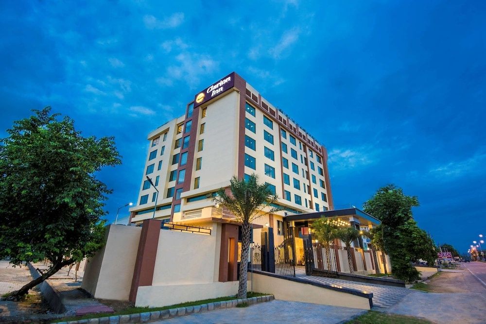 undefined Clarion Inn Kukas