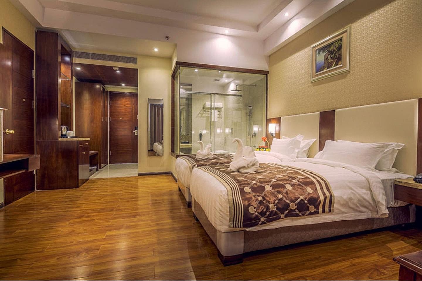 Deluxe Rooom - City Facing