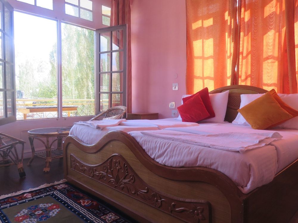 TIH Hotel Maryul Standard Room 3