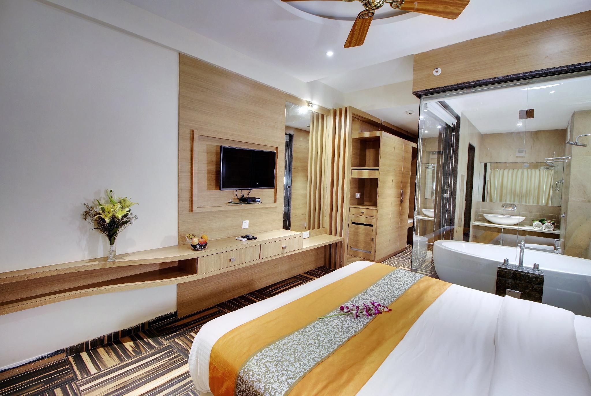 Deluxe Double with Bathtub