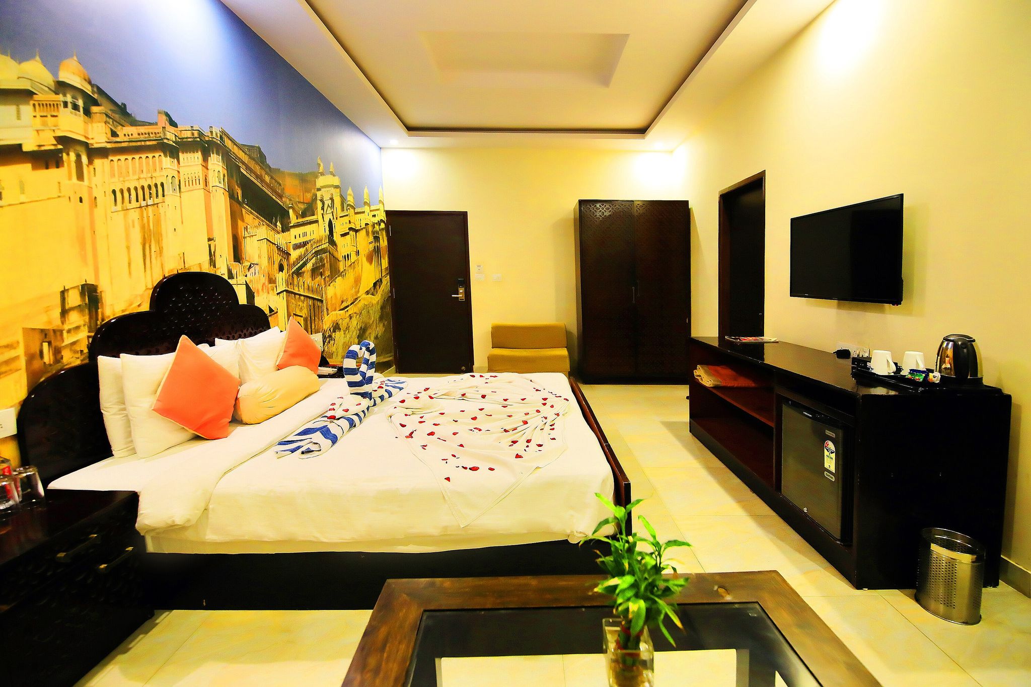 V One Pride Deluxe Double Room 9