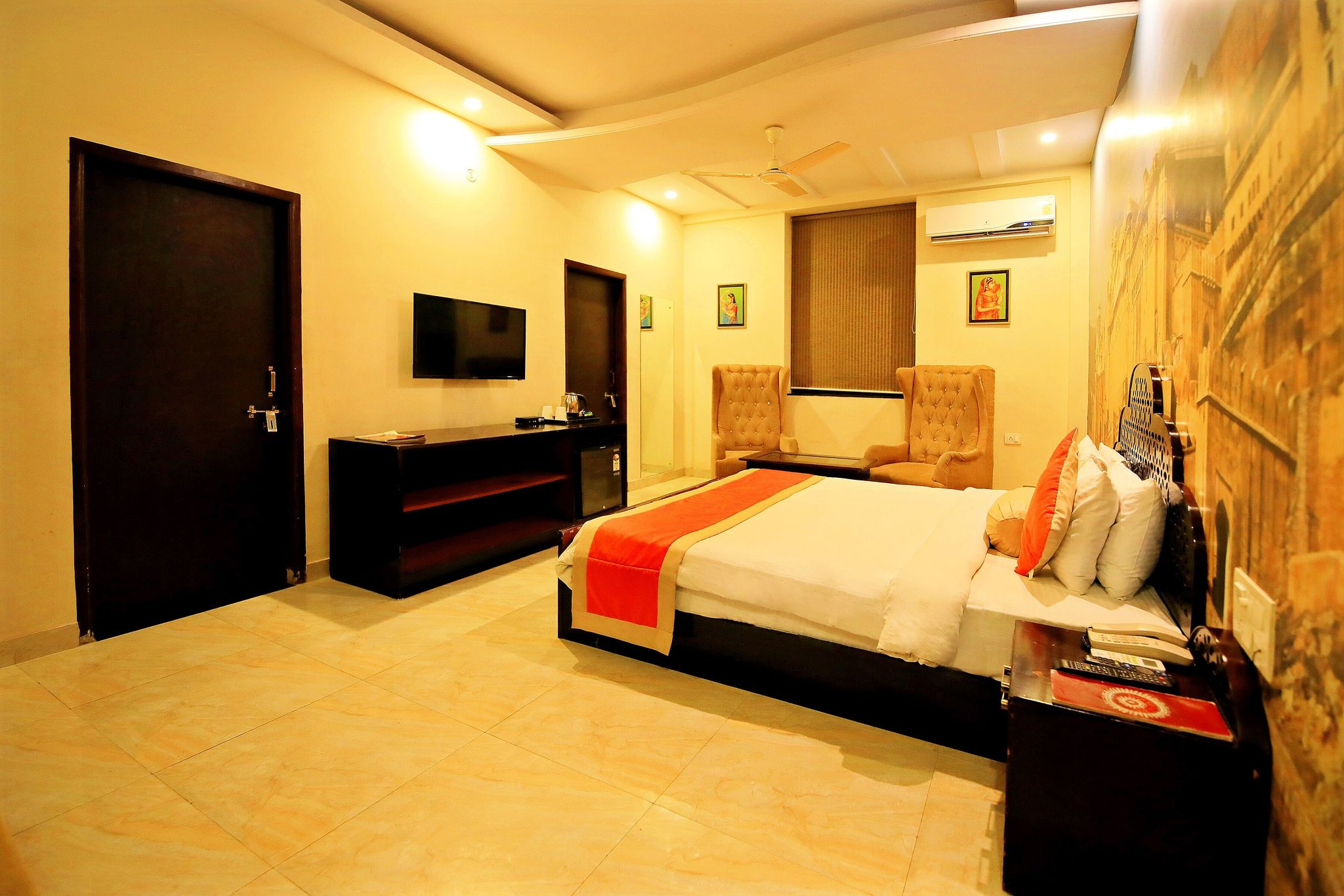 V One Pride Deluxe Double Room 7