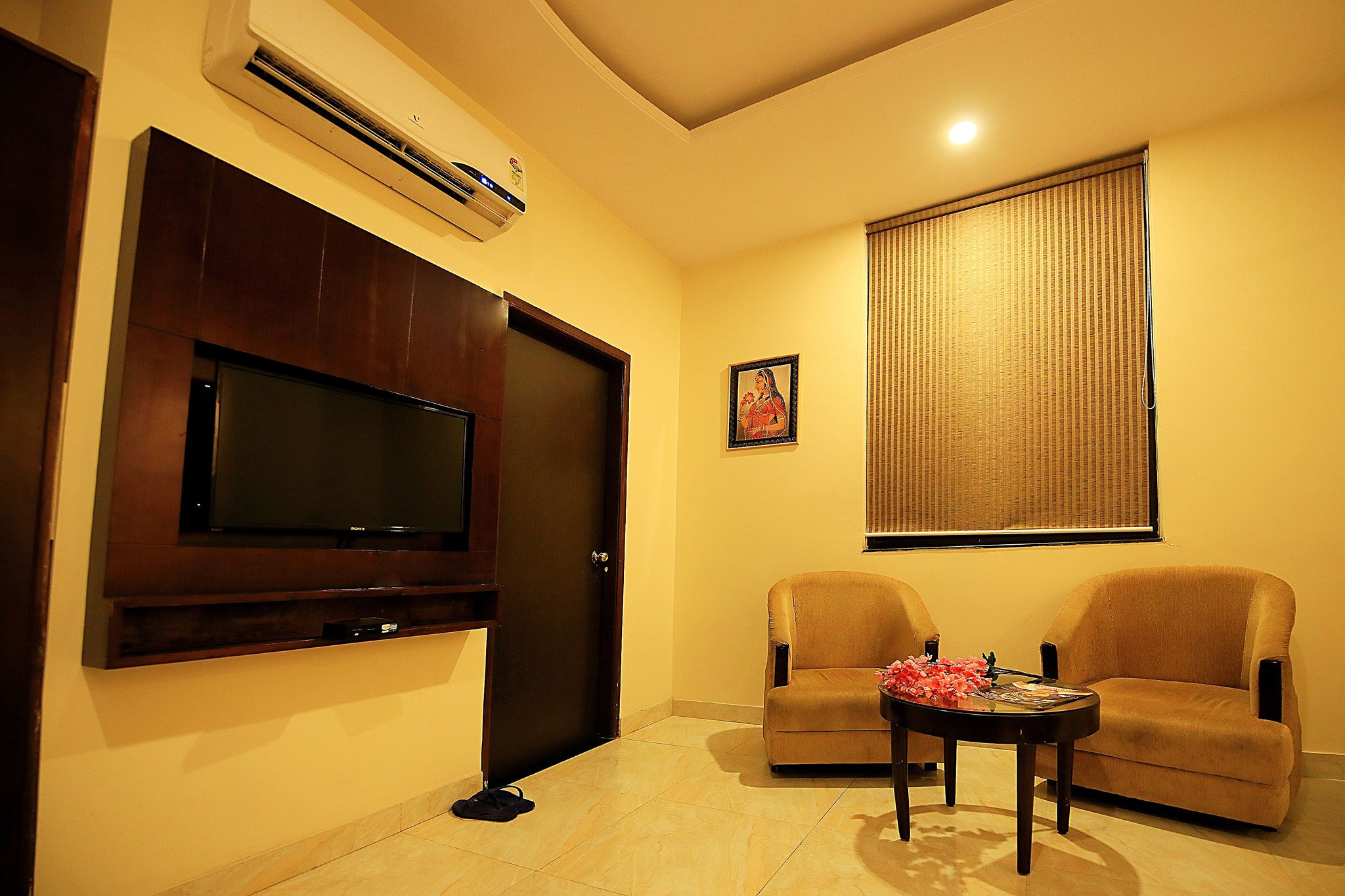 V One Pride Deluxe Double Room 14