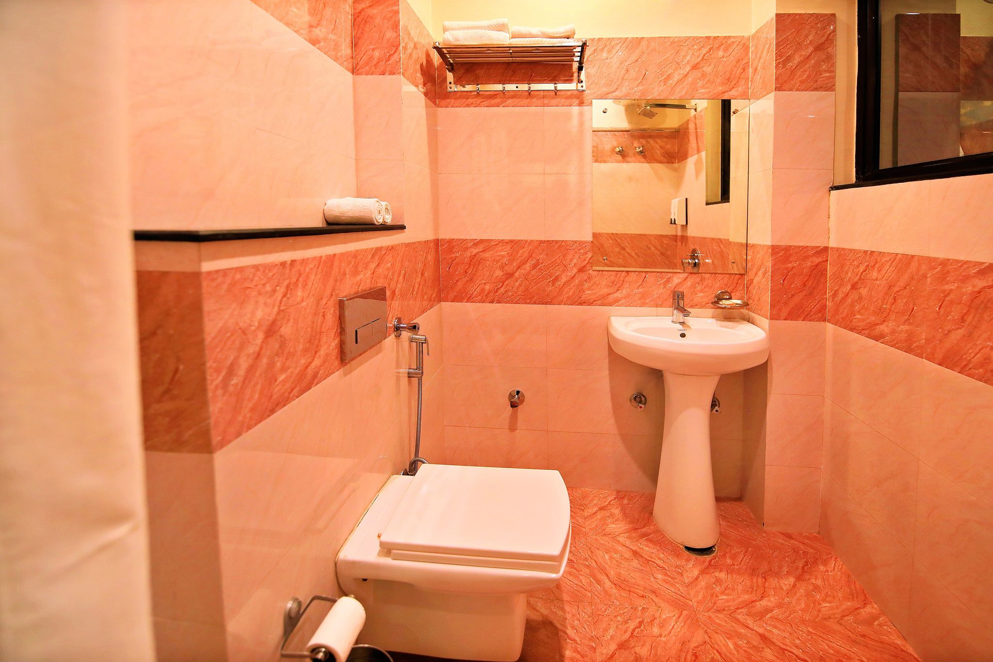 V One Pride Deluxe Double Room 16