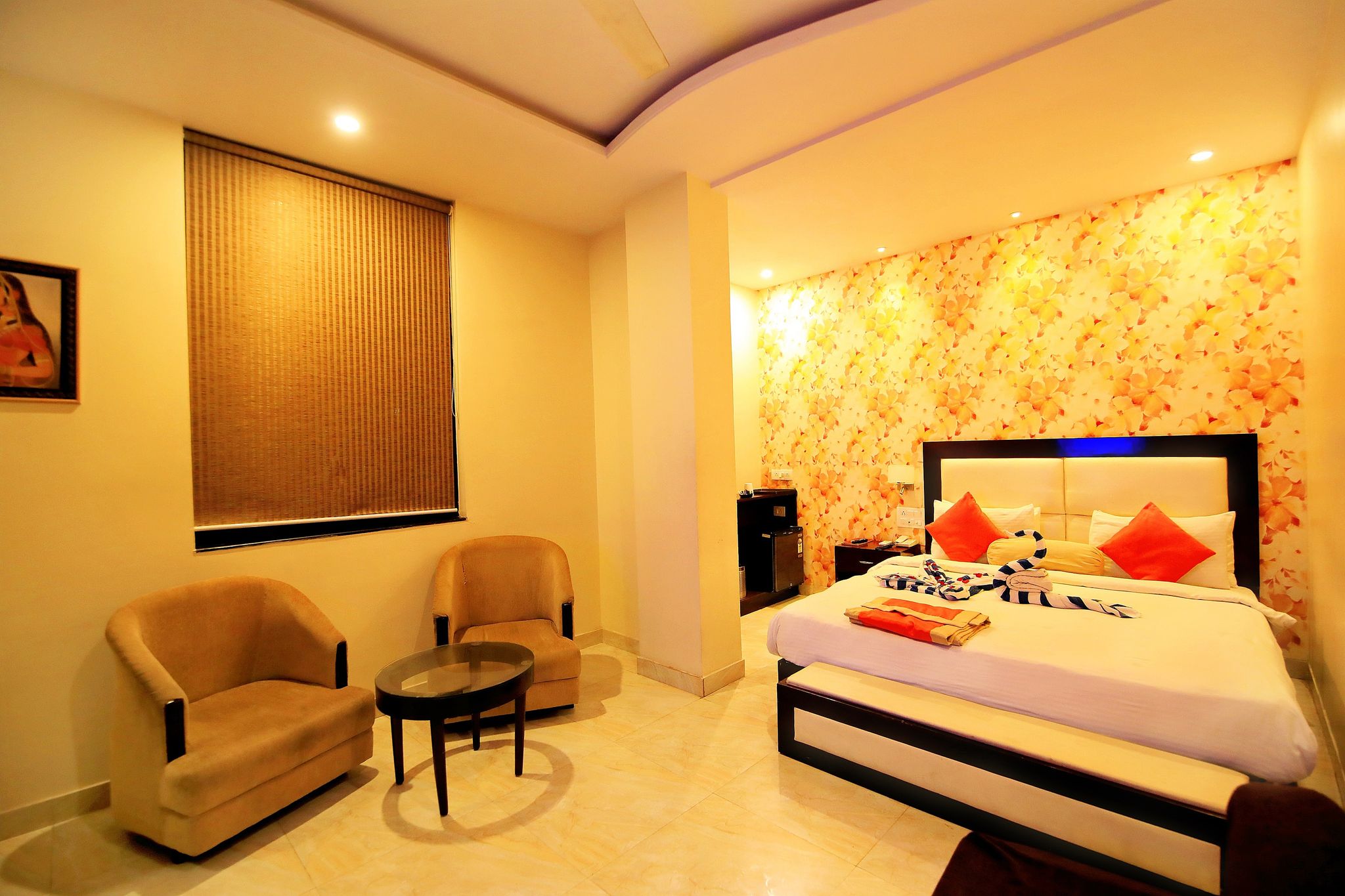 V One Pride Deluxe Double Room 13