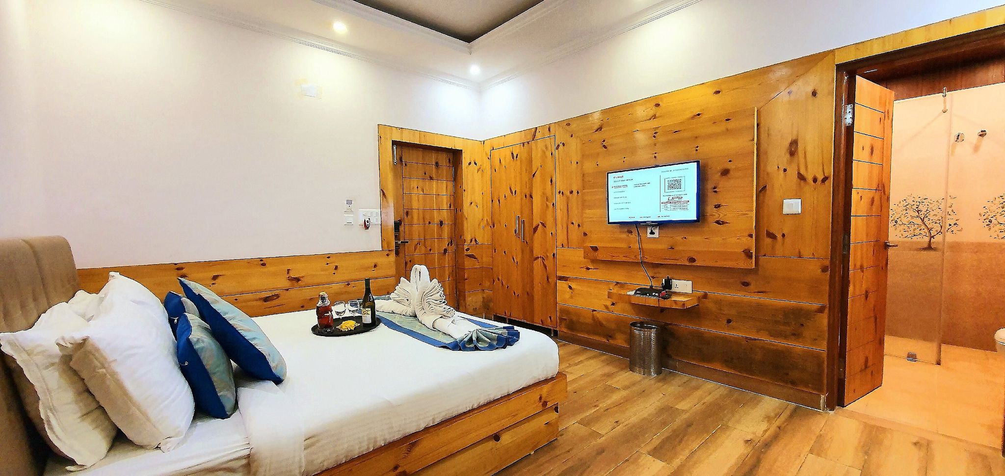 Quartz Himalayan Brothers AC (Hot and Cold )Luxury Pocket Ground Floor with Balcony 4