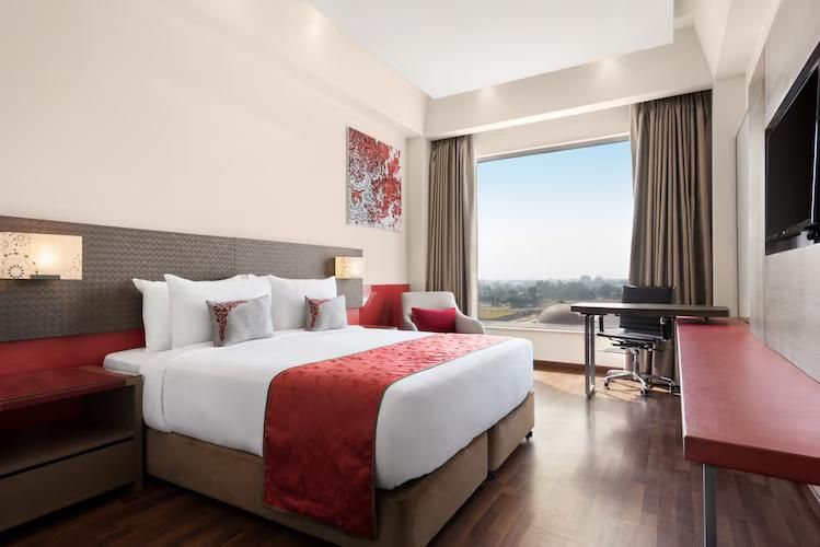  Ramada by Wyndham Lucknow Hotel & Convention Centre 2 Twin Bed Smoking Room 2