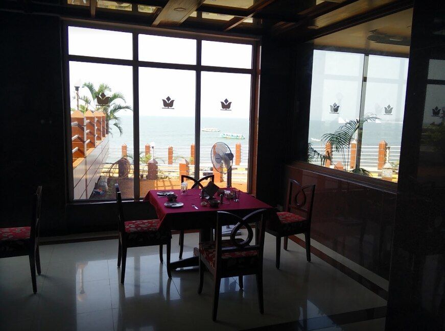Food & Dining