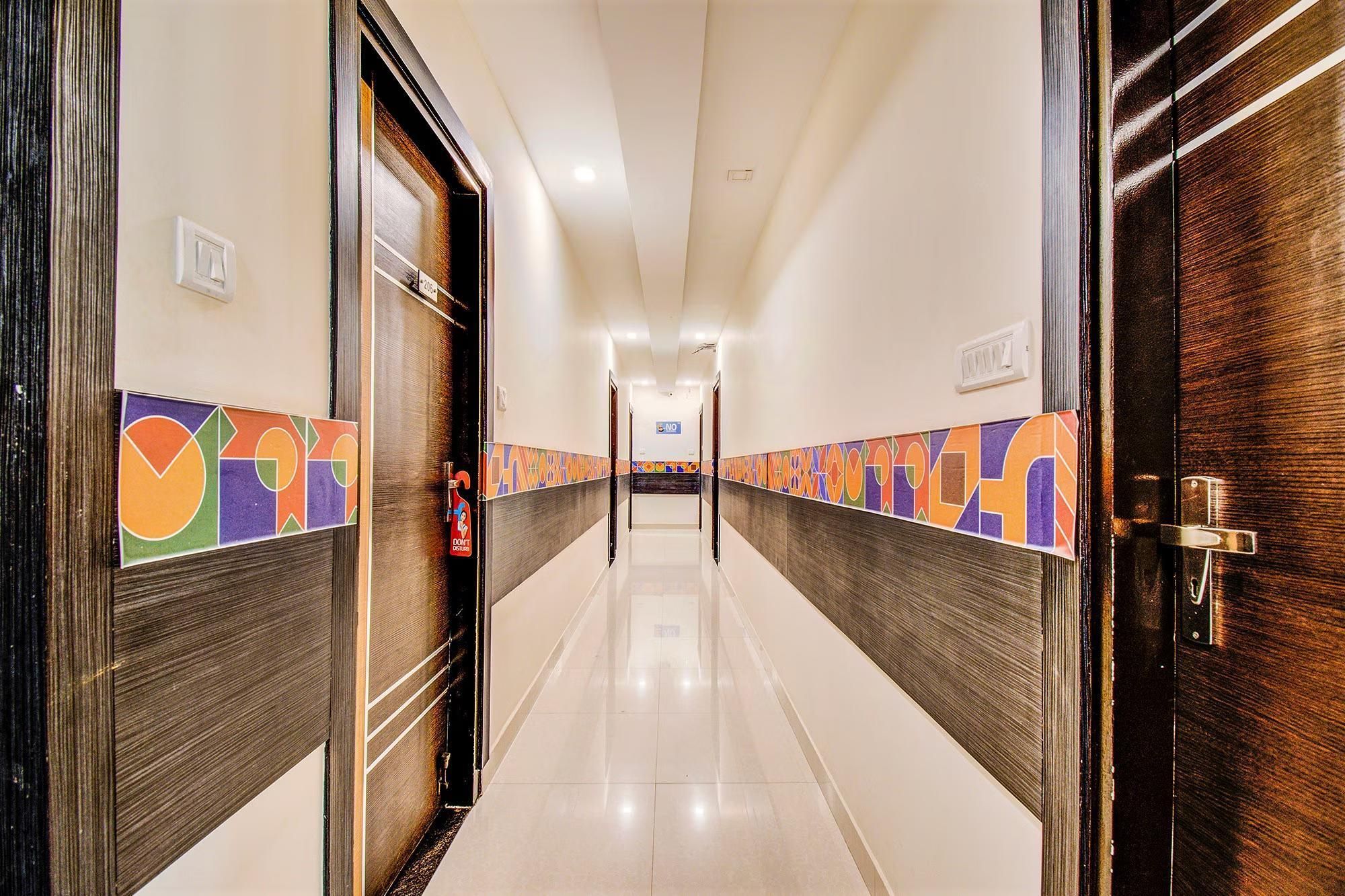 undefined FabHotel Corporate Crown 3