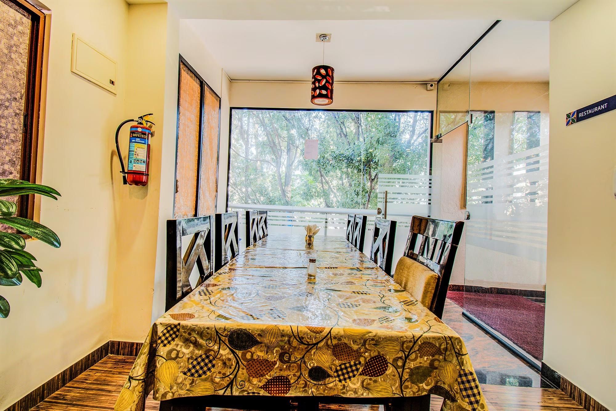 undefined FabHotel Corporate Crown 4