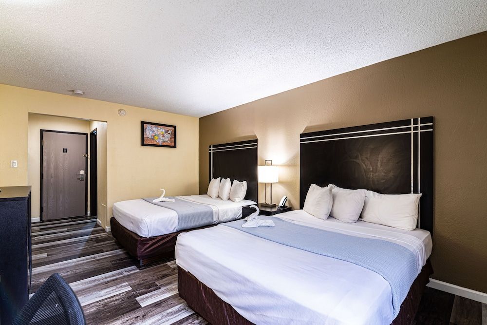 Standard Room, 2 Queen Beds, Non Smoking