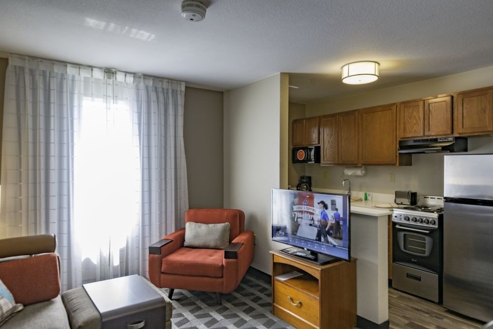 Suite, 2 Bedrooms (Mobility/Hearing Accessible, Tub)