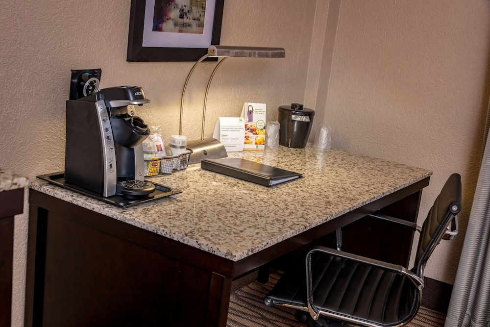 Standard Room, 2 Queen Beds, Non Smoking, Refrigerator