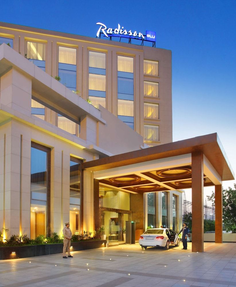 undefined Radisson Blu Jammu 8