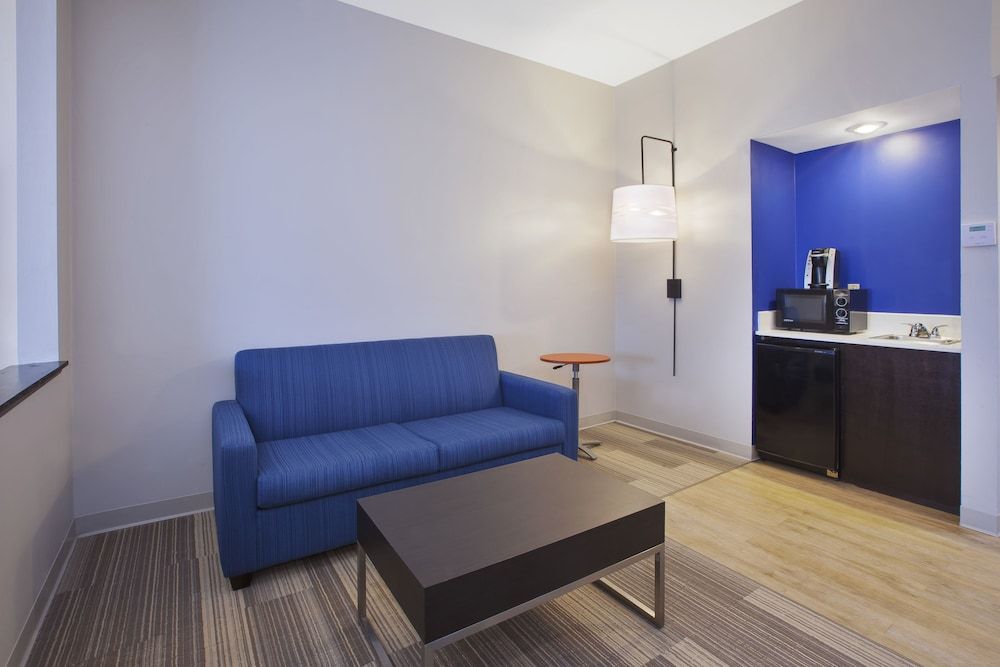 Suite, 1 King Bed