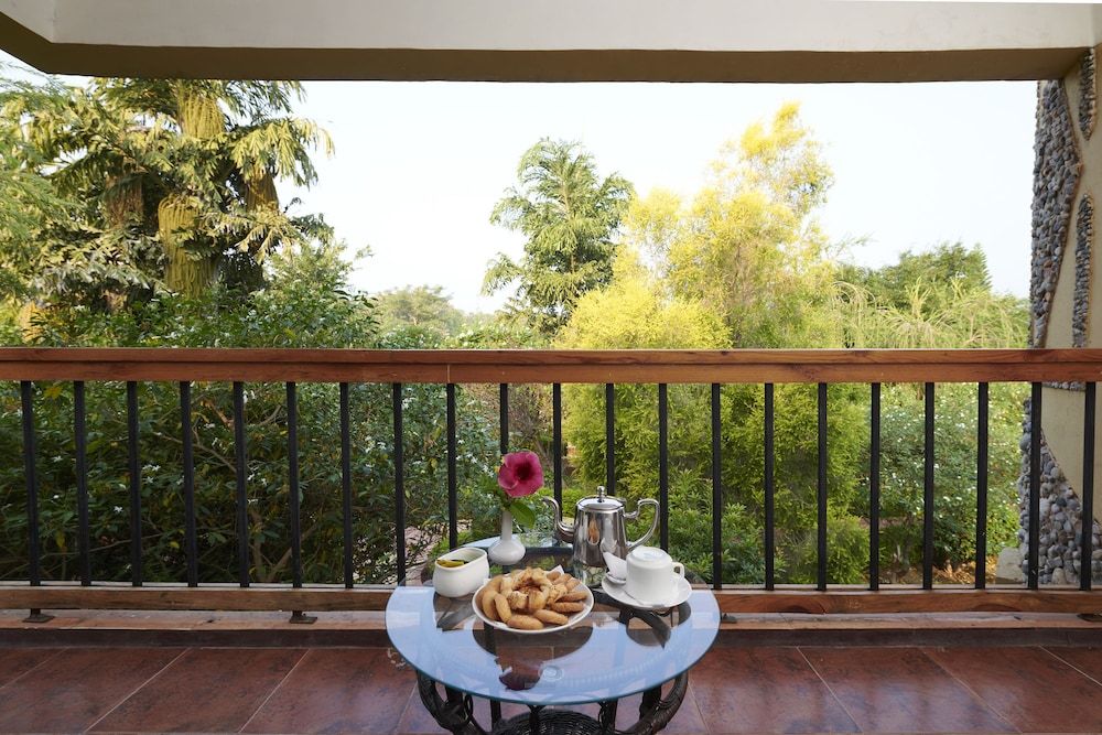 Acorn Hideaway Resort & Spa Luxe Room 3