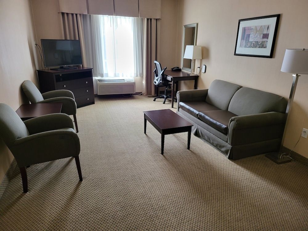 Suite, 1 King Bed with Sofa bed, Jetted Tub