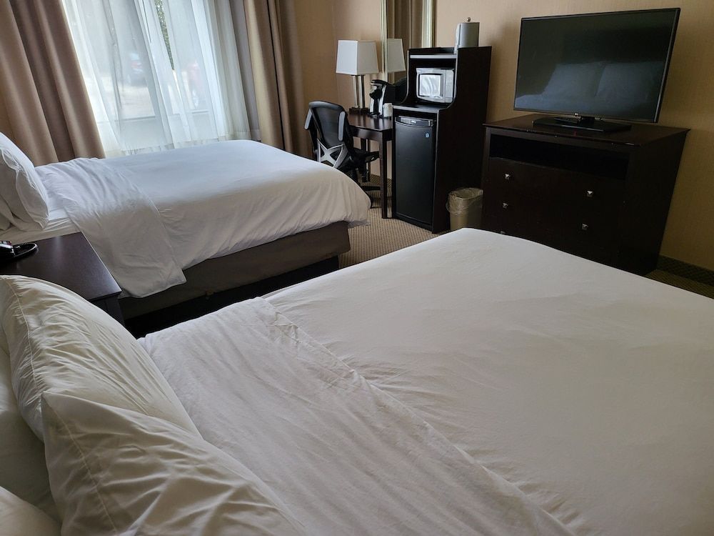 Standard Room, 2 Queen Beds, Accessible (Communications)