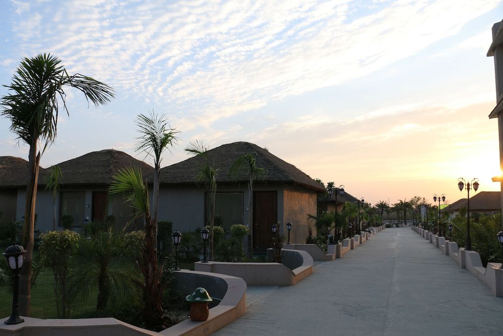 undefined Corbett The Grand 10