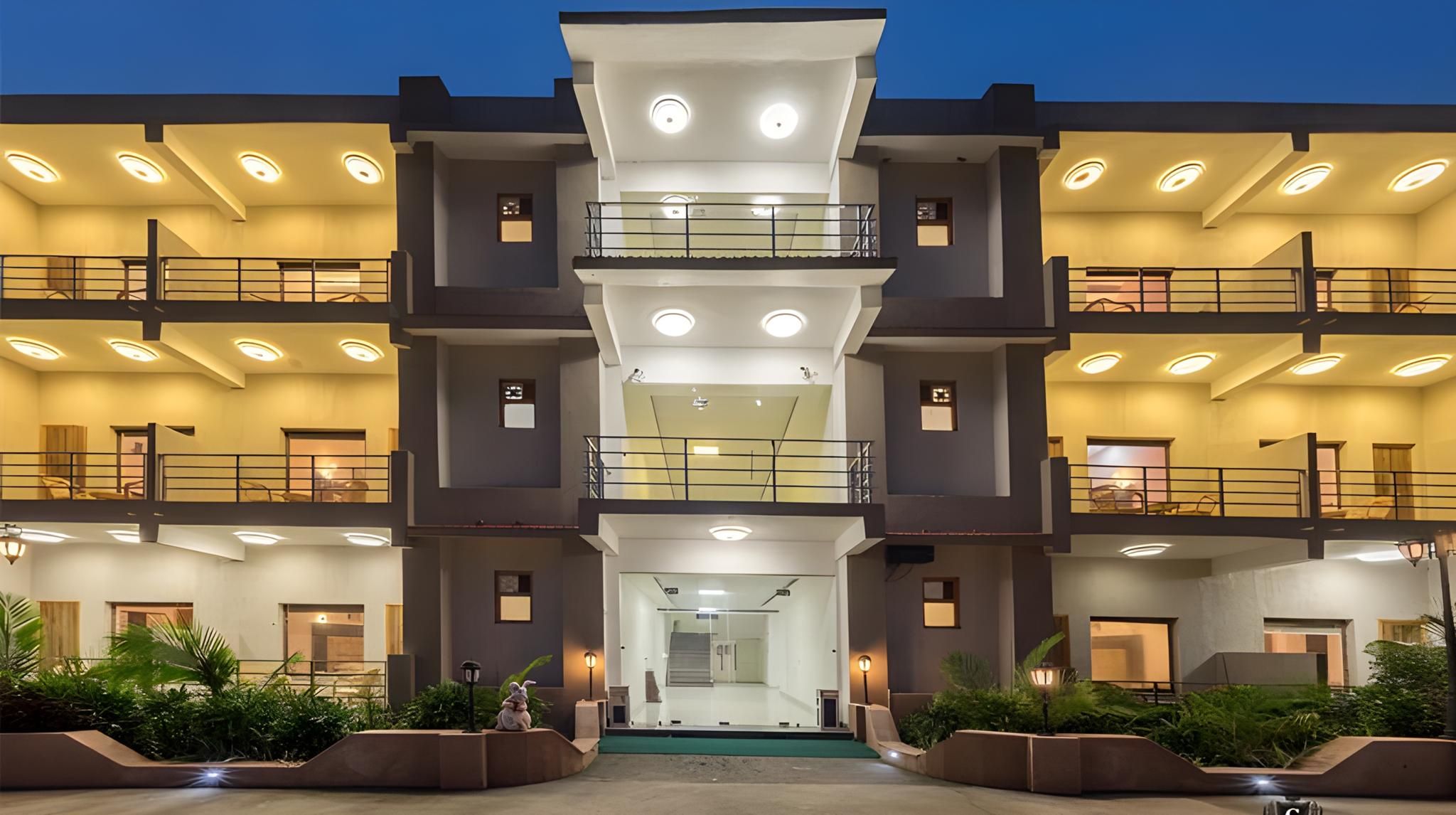 undefined Corbett The Grand 9