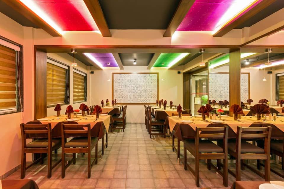 Food & Dining