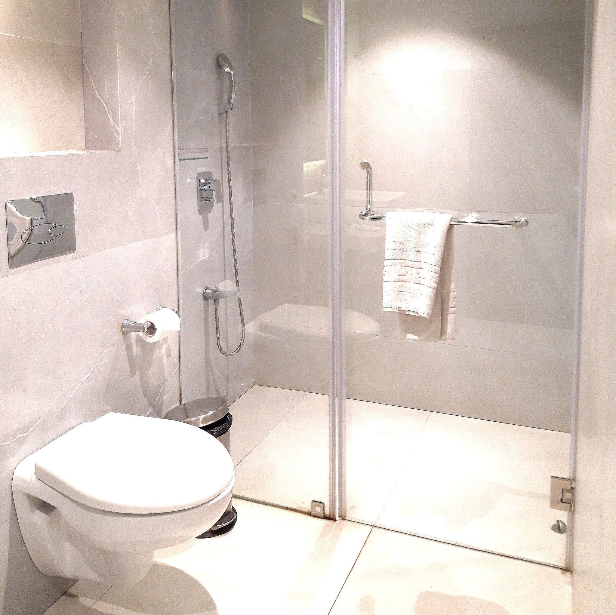 The Flora Grand EXECUTIVE 9