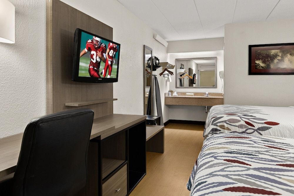 Red Roof Inn Cleveland - Westlake Standard Single Room, 2 Double Beds (Smoke Free) 6
