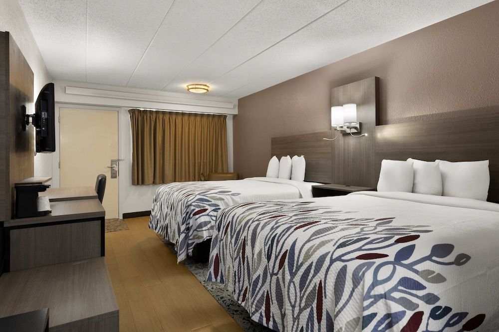 Red Roof Inn Cleveland - Westlake Deluxe Room, 2 Double Beds (Smoke Free) 2