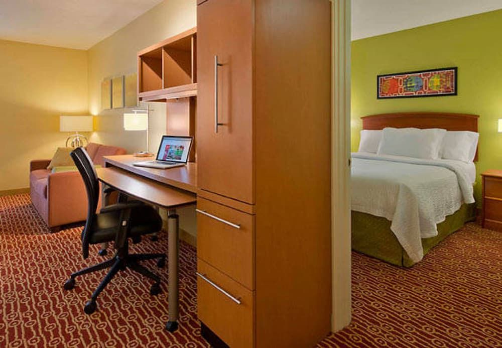 Suite, 1 Bedroom (Mobility/Hearing Accessible, Tub)